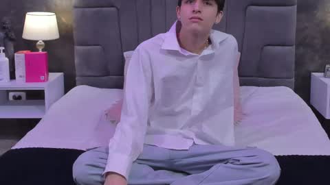 Snapshot of bruce_hans chatting on March 7, 11:40 am Bruce Hans online show from March 7, 11:40 am