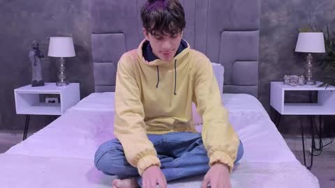 Snapshot of bruce_hans chatting on March 9, 11:36 am Bruce Hans online show from March 9, 11:36 am