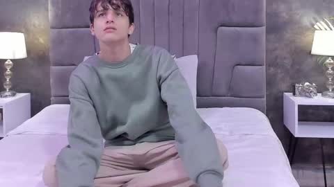 Snapshot of bruce_hans chatting on March 10, 11:32 am Bruce Hans online show from March 10, 11:32 am