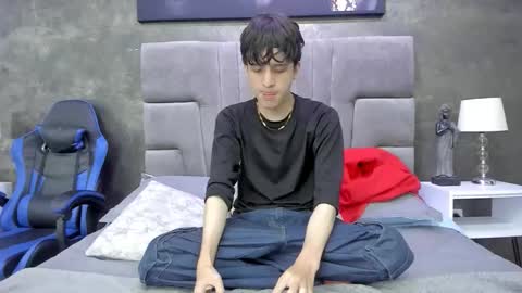 Snapshot of bruce_hans chatting on September 22, 11:45 am Bruce Hans online show from September 22, 11:45 am