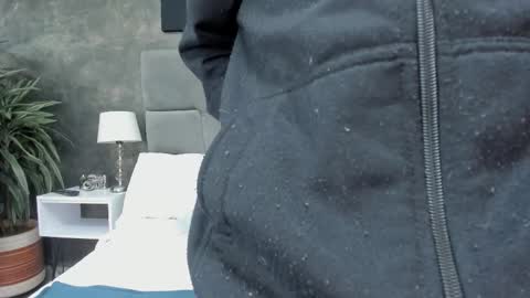 Snapshot of bruce_hans chatting on October 14, 11:44 am Bruce Hans online show from October 14, 11:44 am