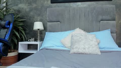 Snapshot of bruce_hans chatting on October 23, 11:42 am Bruce Hans online show from October 23, 11:42 am