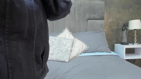 Snapshot of bruce_hans chatting on October 25, 11:40 am Bruce Hans online show from October 25, 11:40 am