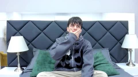 Snapshot of bruce_hans chatting on November 13, 12:04 pm Bruce Hans online show from November 13, 12:04 pm