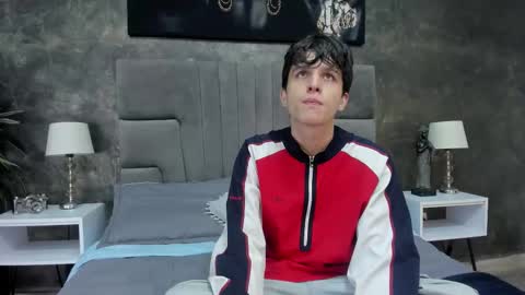 Snapshot of bruce_hans chatting on November 25, 11:43 am Bruce Hans online show from November 25, 11:43 am