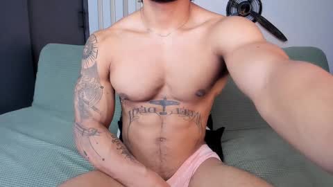 Snapshot of bruce_roldan chatting on January 11, 4:27 am bruce roldan online show from January 11, 4:27 am