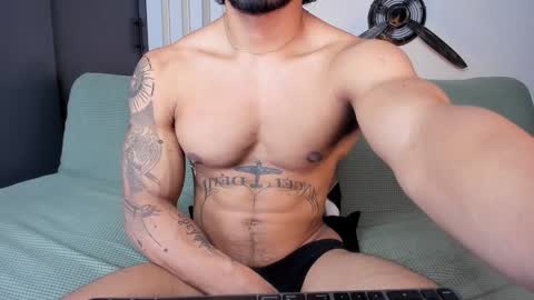 Snapshot of bruce_roldan chatting on January 15, 7:55 pm bruce roldan online show from January 15, 7:55 pm