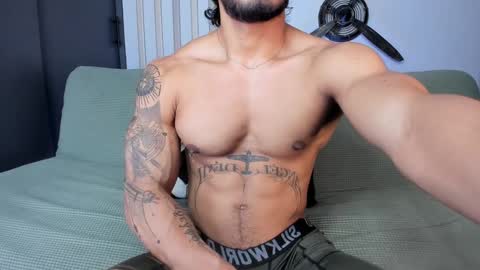 Snapshot of bruce_roldan chatting on January 31, 3:41 am bruce roldan online show from January 31, 3:41 am