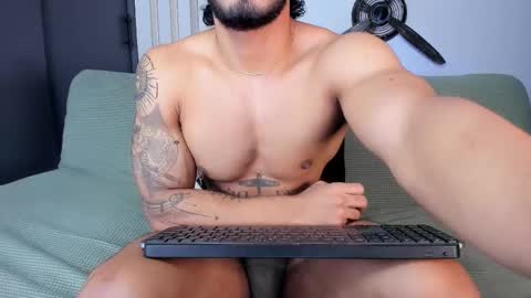 Snapshot of bruce_roldan chatting on February 13, 7:21 pm bruce roldan online show from February 13, 7:21 pm