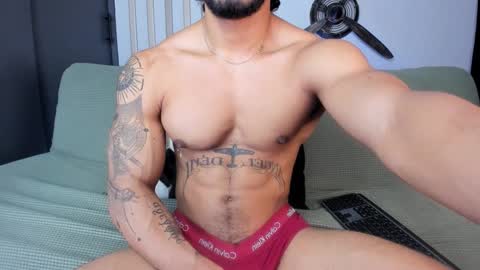 Snapshot of bruce_roldan chatting on February 18, 8:36 pm bruce roldan online show from February 18, 8:36 pm