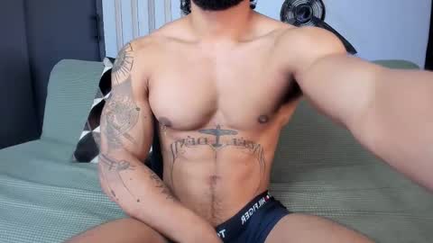 Snapshot of bruce_roldan chatting on March 6, 9:25 am bruce roldan online show from March 6, 9:25 am