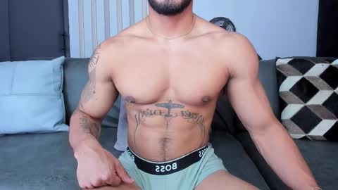 Snapshot of bruce_roldan chatting on October 10, 1:37 am bruce roldan online show from October 10, 1:37 am