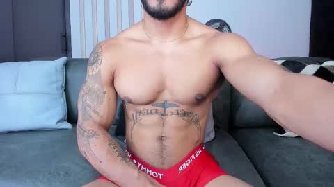 Snapshot of bruce_roldan chatting on October 10, 9:58 pm bruce roldan online show from October 10, 9:58 pm