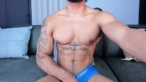 Snapshot of bruce_roldan chatting on October 15, 6:46 am bruce roldan online show from October 15, 6:46 am