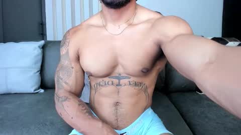 Snapshot of bruce_roldan chatting on October 28, 6:10 pm bruce roldan online show from October 28, 6:10 pm