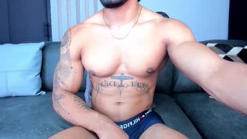 Snapshot of bruce_roldan chatting on November 14, 8:51 pm bruce roldan online show from November 14, 8:51 pm