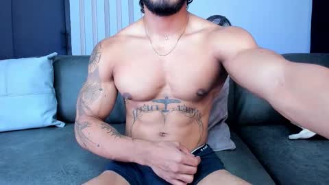 Snapshot of bruce_roldan chatting on November 17, 11:54 pm bruce roldan online show from November 17, 11:54 pm