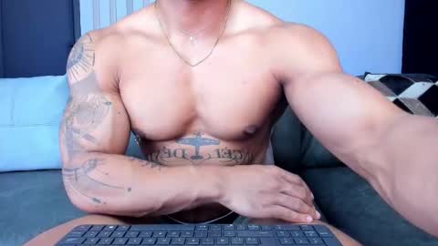 Snapshot of bruce_roldan chatting on December 17, 6:08 am bruce roldan online show from December 17, 6:08 am