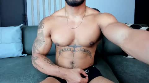 Snapshot of bruce_roldan chatting on May 20, 7:09 pm bruce roldan online show from May 20, 7:09 pm