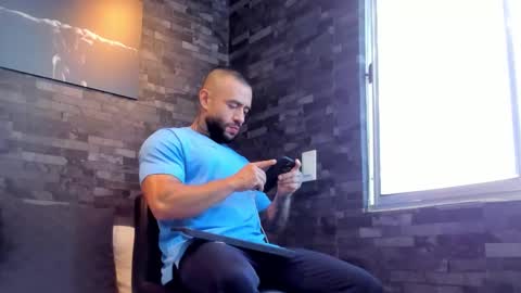 Snapshot of brucedallas chatting on October 2, 10:06 pm brucedallas online show from October 2, 10:06 pm