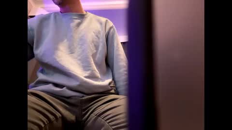 brucelogan80 online show from November 23, 2:44 am