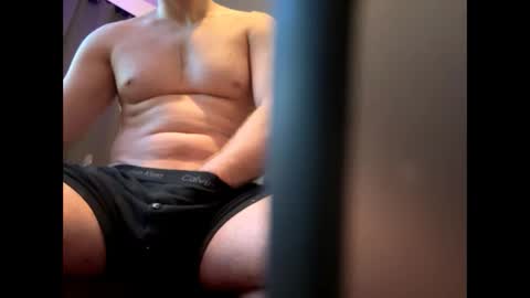 brucelogan80 online show from December 1, 1:43 am