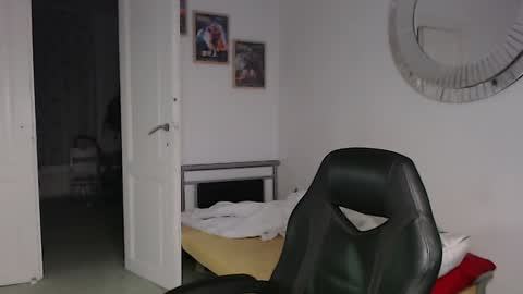 Bruce online show from December 21, 8:54 pm