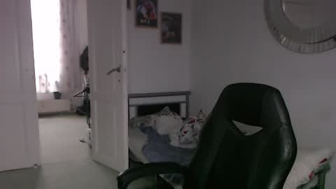 Bruce online show from January 18, 11:43 am