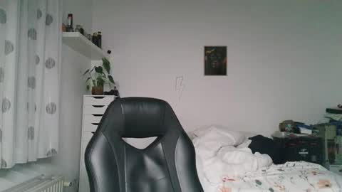 Bruce online show from October 19, 7:03 pm