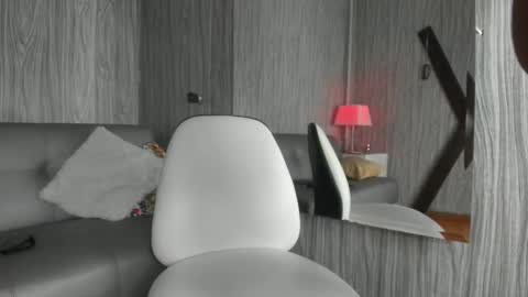 Snapshot of brucesmiith chatting on October 12, 9:36 pm brucesmiith online show from October 12, 9:36 pm