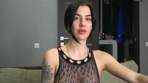 Snapshot of brunette_from_the_moon chatting on March 4, 10:27 pm Alice online show from March 4, 10:27 pm