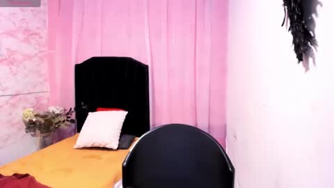 Snapshot of brunette_sasha chatting on September 16, 12:22 am Sasha Brunette online show from September 16, 12:22 am