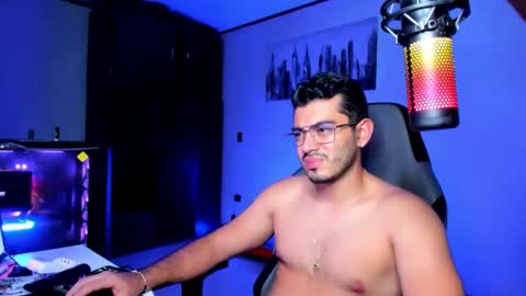 Snapshot of bruno_diaz31 chatting on February 19, 3:06 am Bruno online show from February 19, 3:06 am