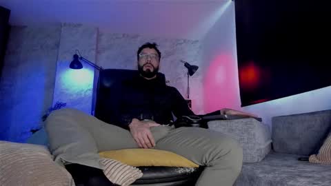 Andres Suarez online show from November 25, 12:16 pm