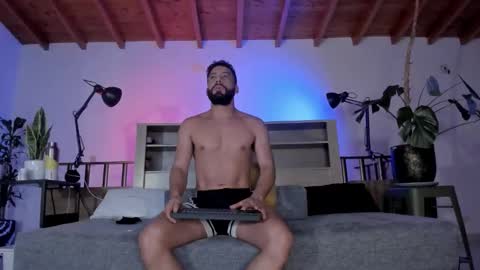 Andres Suarez online show from February 3, 12:42 am