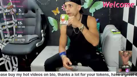 Snapshot of brunocuttie94 chatting on March 3, 5:29 pm Join my fan club here 150 tokens a month online show from March 3, 5:29 pm