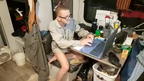 Steve... aka SkinnieDippin aka TimberTramp online show from March 17, 5:11 am