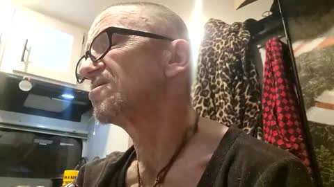 Steve... aka SkinnieDippin aka TimberTramp online show from April 16, 12:06 pm