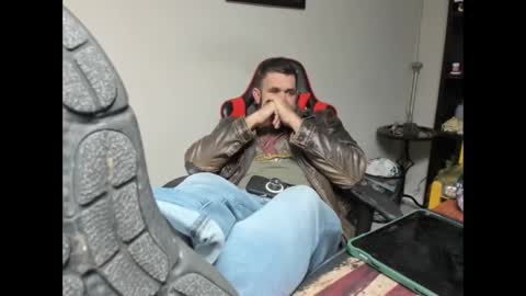 Snapshot of brutalmaster1983 chatting on October 28, 7:38 pm BRUTALMASTER1983 online show from October 28, 7:38 pm