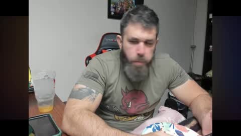 Snapshot of brutalmaster1983 chatting on October 30, 4:25 am BRUTALMASTER1983 online show from October 30, 4:25 am