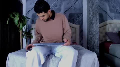 Bry Dalton online show from December 17, 4:18 am