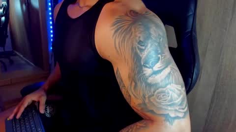 Snapshot of bryan_boy_ chatting on December 3, 11:13 pm bryan online show from December 3, 11:13 pm