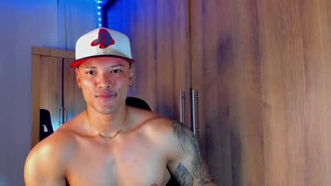 Snapshot of bryan_boy_ chatting on December 6, 2:13 am bryan online show from December 6, 2:13 am