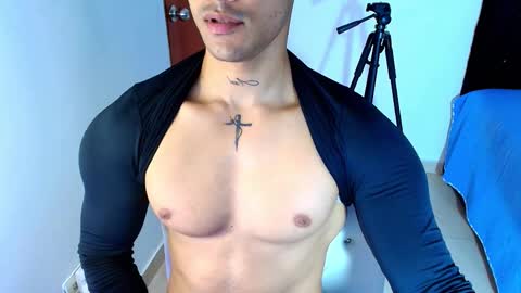 Snapshot of bryan_boy_ chatting on October 10, 12:09 am bryan online show from October 10, 12:09 am