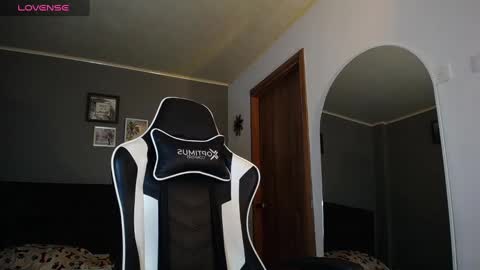 bryan_oficials online show from December 7, 3:25 am