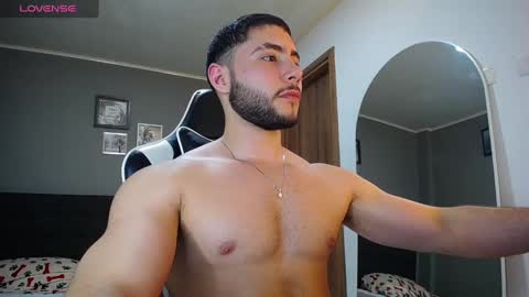 bryan_oficials online show from December 19, 3:18 am