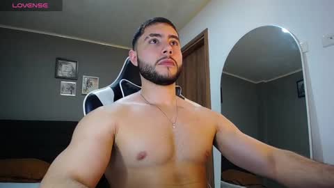 bryan_oficials online show from December 31, 11:06 pm