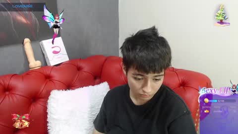 Snapshot of bryce_evans chatting on December 13, 3:32 pm B R Y C E  online show from December 13, 3:32 pm