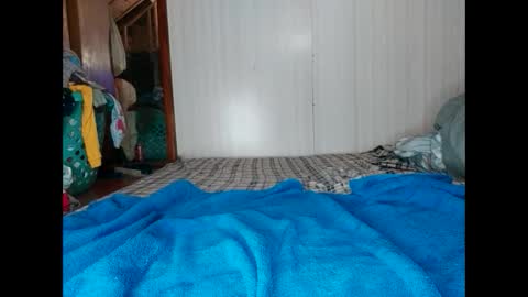 Snapshot of bubblebutt417 chatting on February 3, 12:47 am Max candi online show from February 3, 12:47 am