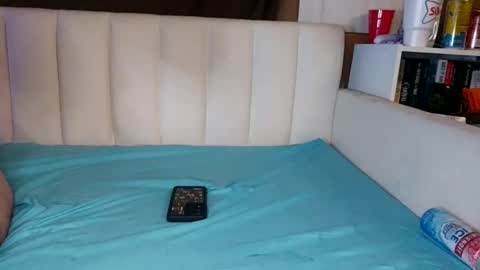 Snapshot of bubblebutt417 chatting on November 9, 3:16 am Max candi online show from November 9, 3:16 am